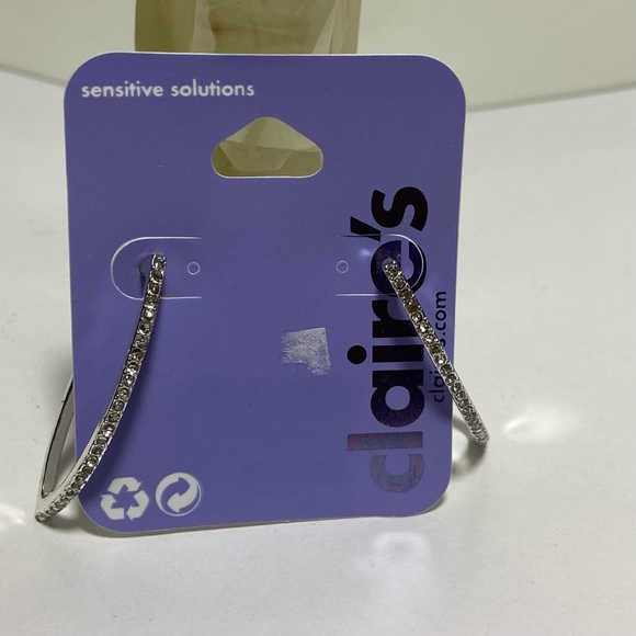 Claire’s women oval shape silver tone and crystal rhinestone stud earrings. NWOT - Picture 1 of 4